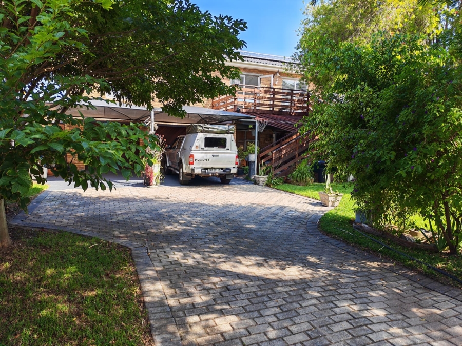 4 Bedroom Property for Sale in Klein Berlyn Western Cape